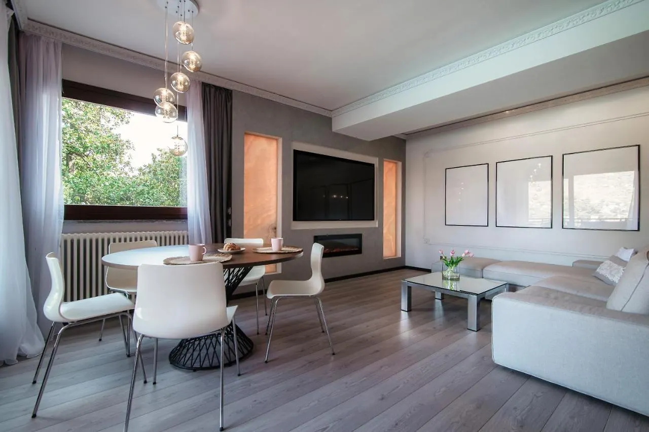 Florissa - By Myhomeincomo Blevio Apartment
